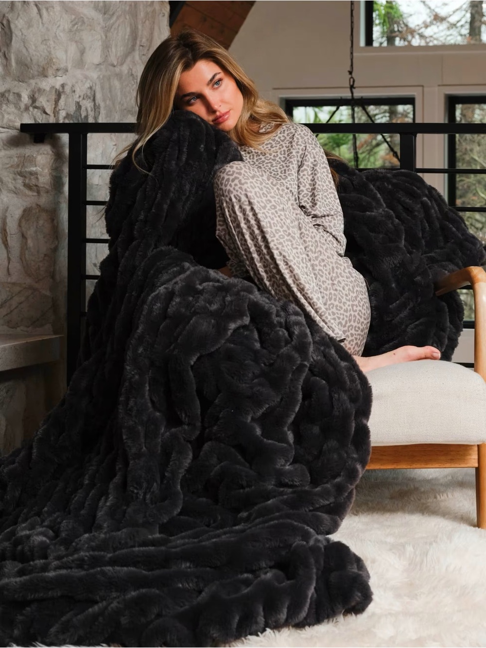 ✨🆕 NWT Comfrt Thunder Large 60” X 80” Dreamer Blanket